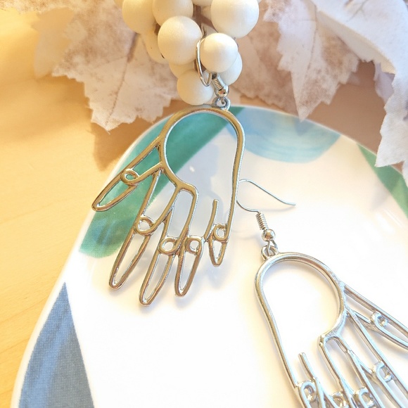 Hot Hands Shape Hook Earrings - Picture 2 of 7